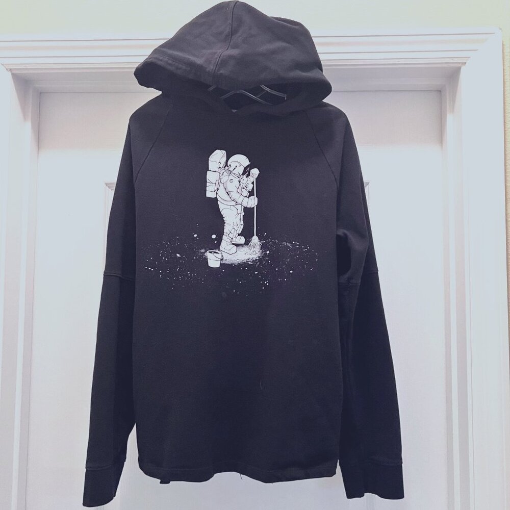 Cat & Jack Black & White Hooded Pullover Sweatshirt-Spaceman Mopping-Size XLarge
